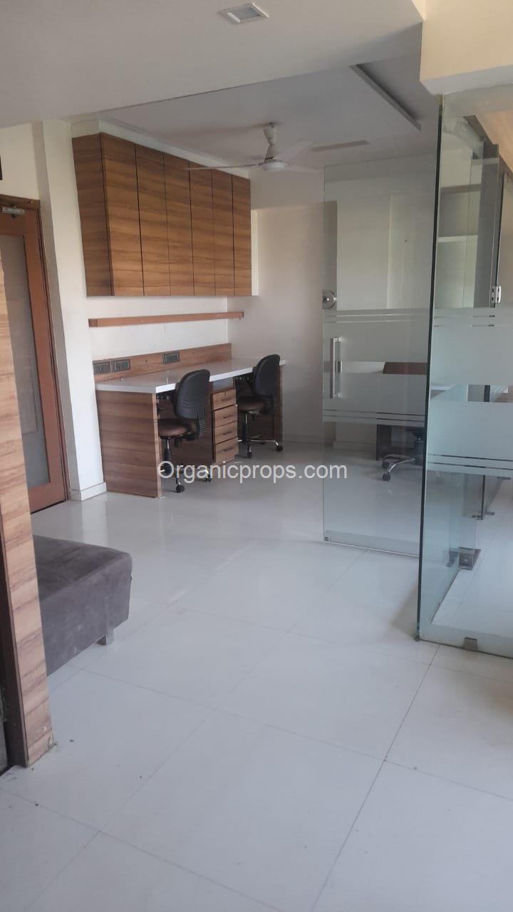 OFFICE ON RENT